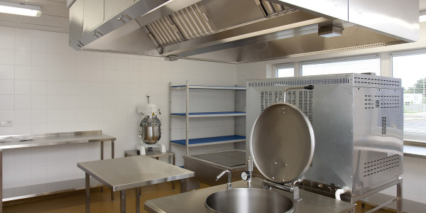 Limpiezas Sistemas Extracción de Humos Sant Llorenç Savall · Cocina de Rostisserias